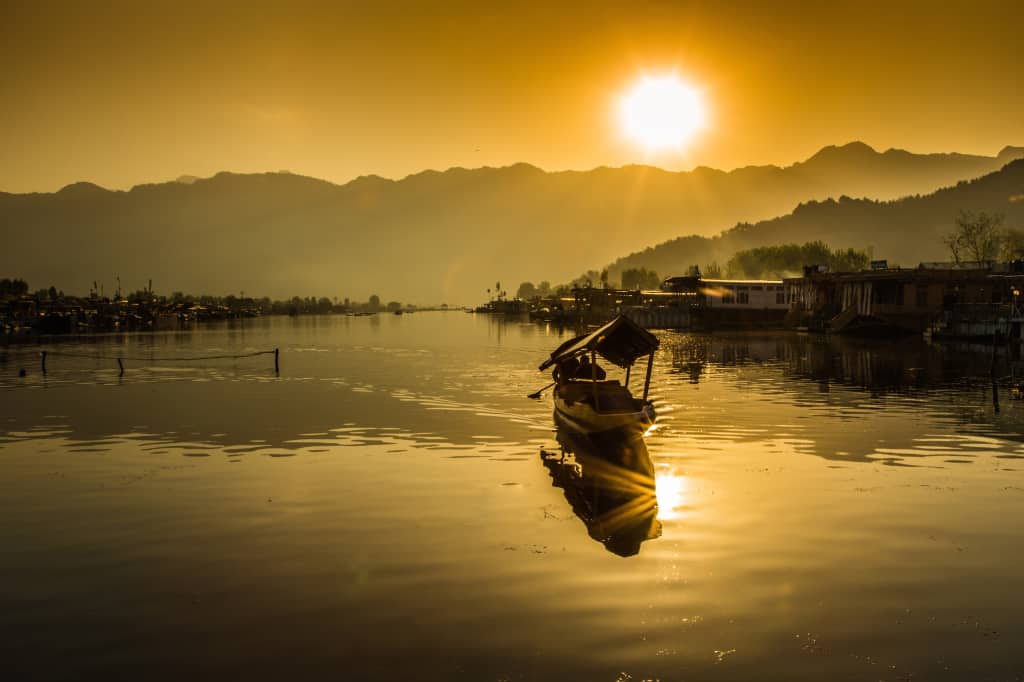 Shopping For Crafts In Srinagar